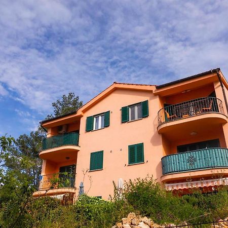 Seafront Apartment Soline With Seaview מראה חיצוני תמונה