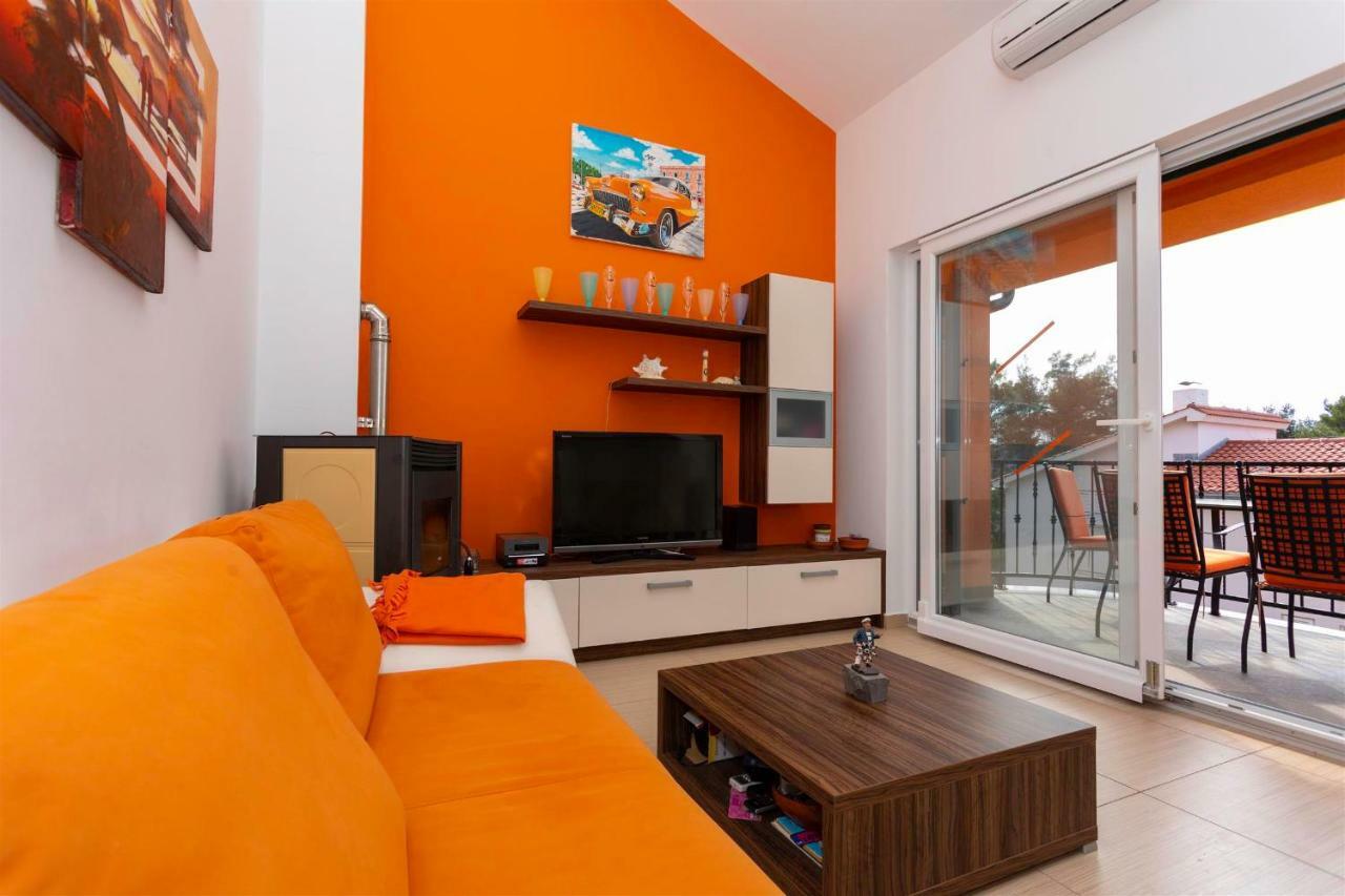 Seafront Apartment Soline With Seaview מראה חיצוני תמונה