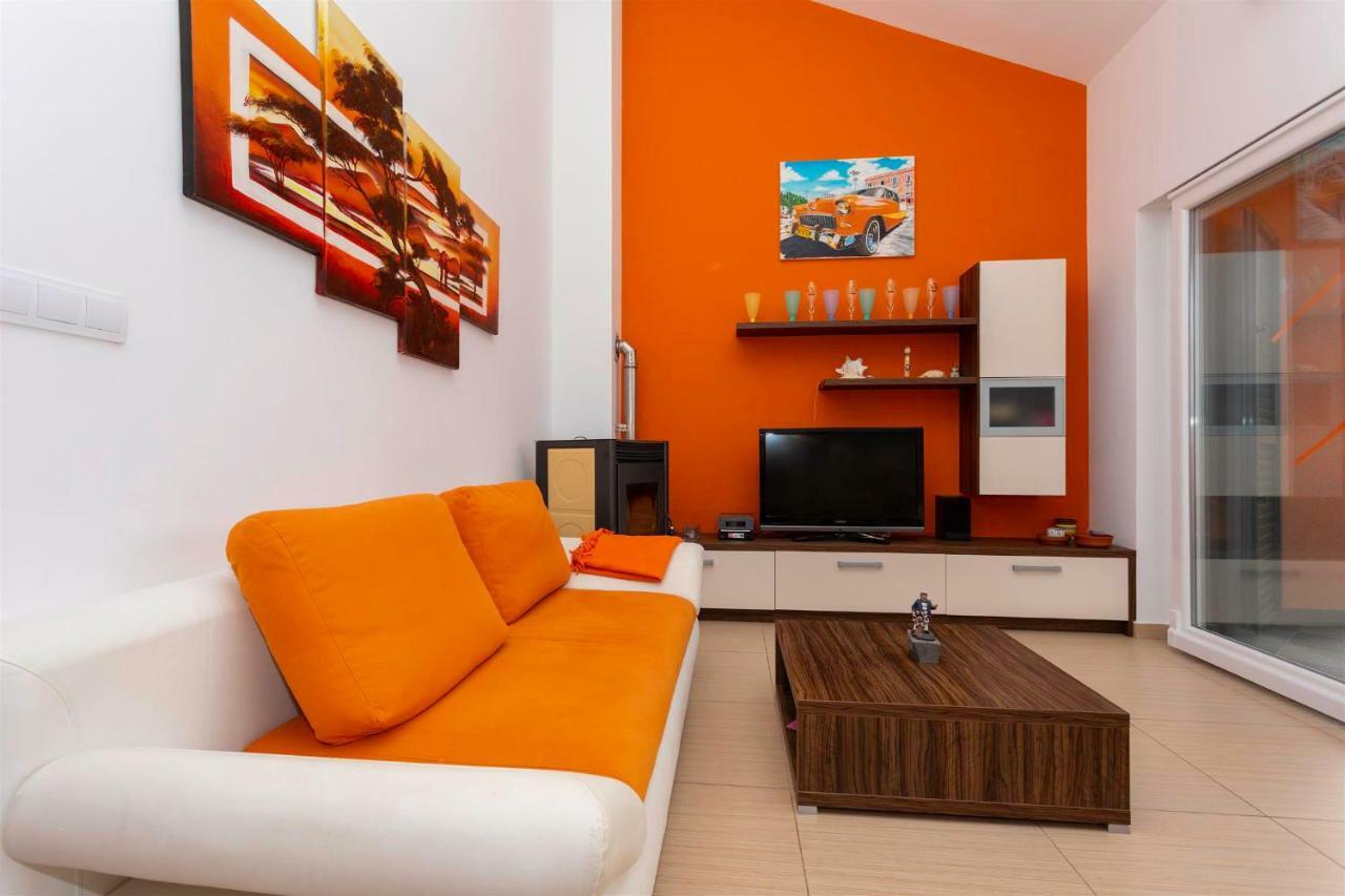 Seafront Apartment Soline With Seaview מראה חיצוני תמונה